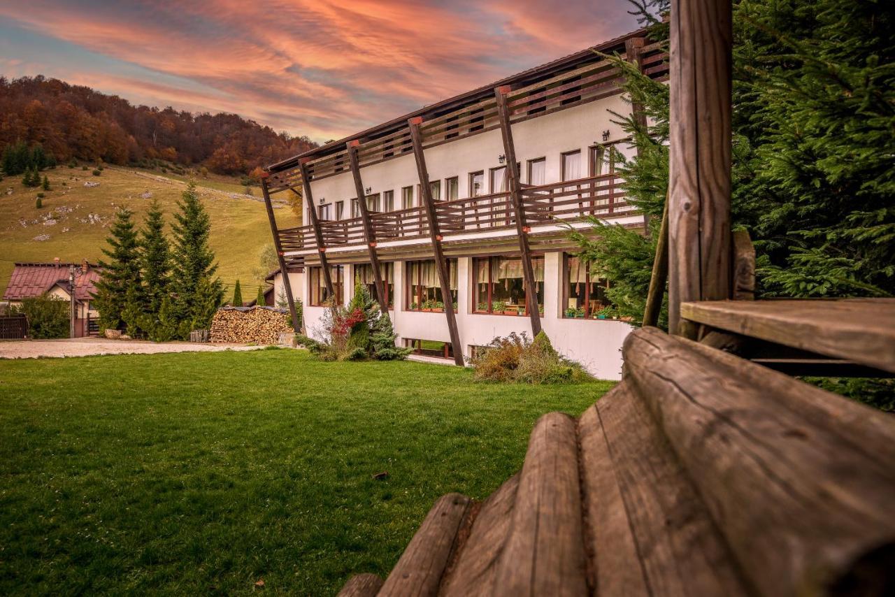 Casa Muntelui Hotel Fundáta Kültér fotó