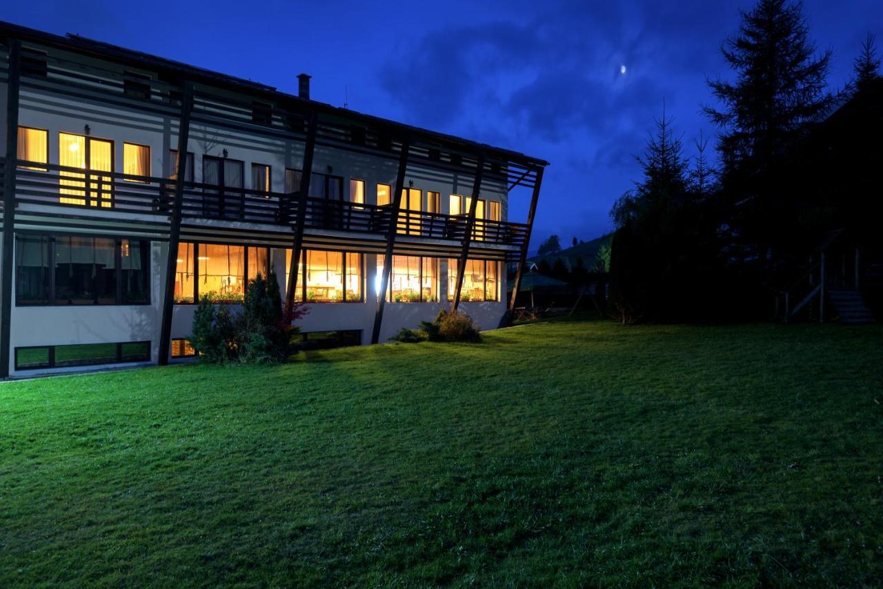Casa Muntelui Hotel Fundáta Kültér fotó